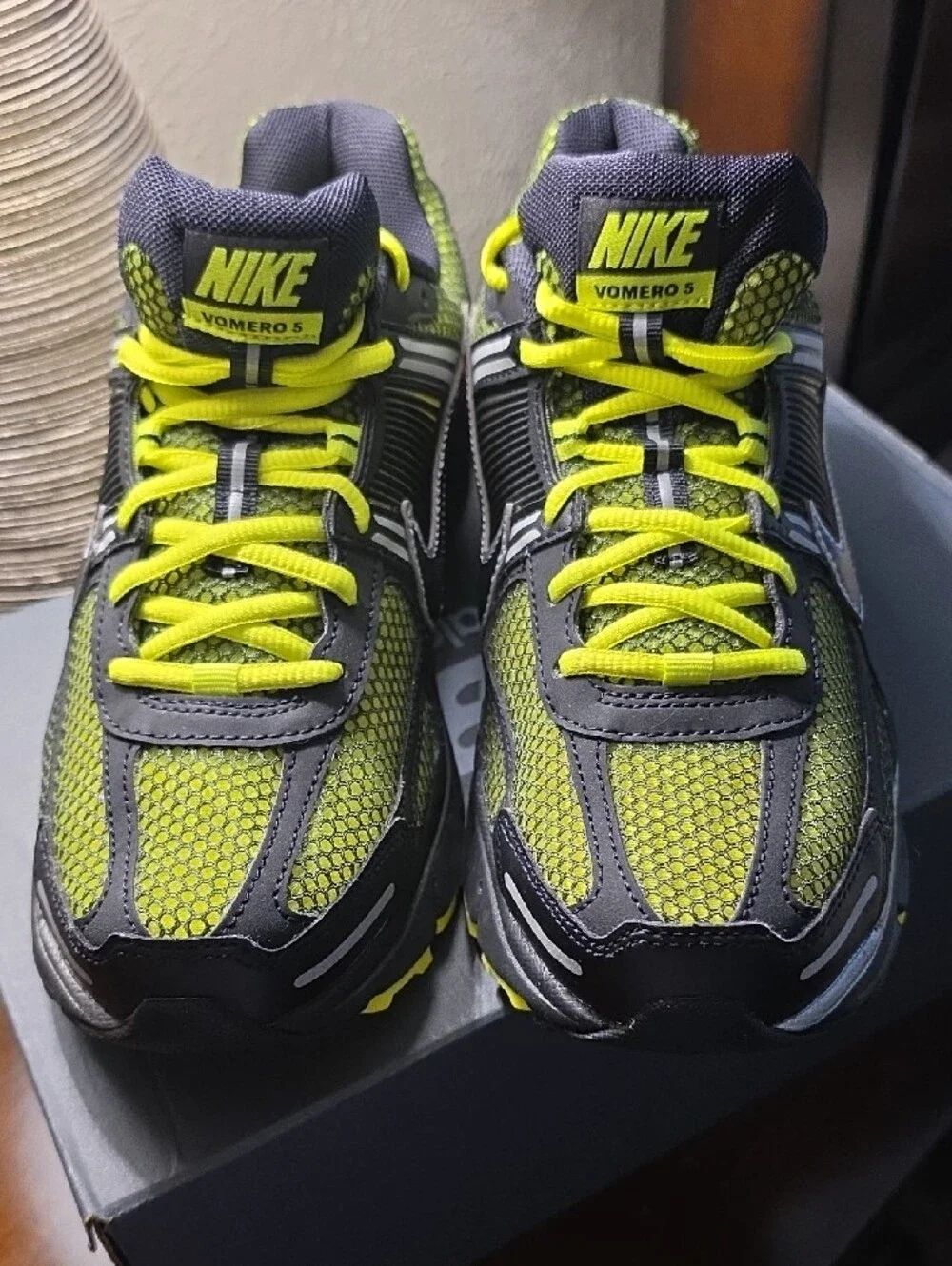 Nike Vomero 5 Men's  Black and Neon  Mesh Sneakers Size 10